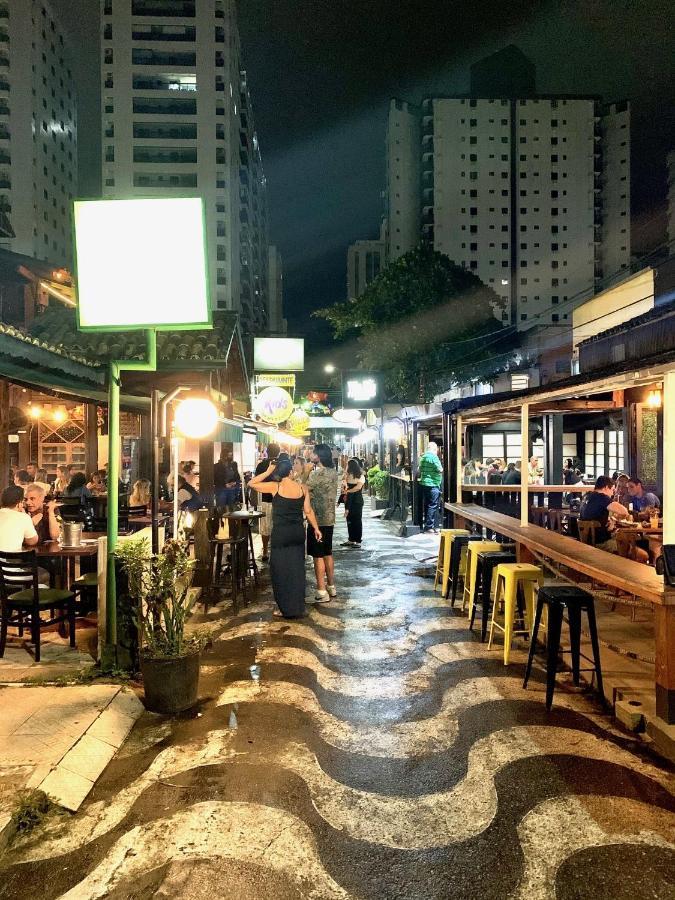 Studio 811 Pitangueiras - Edificio Bandeirantes - Com Estacionamento Incluido グァルジャー エクステリア 写真